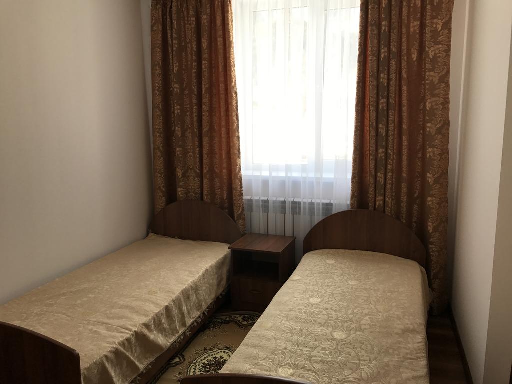 Двухместный номер с 2 кроватями и ванной комнатой